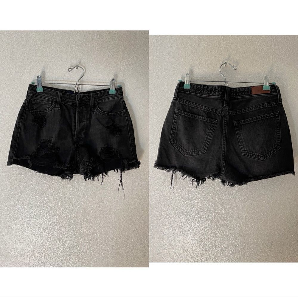 HOLLISTER high rise mom shorts distressed size 3